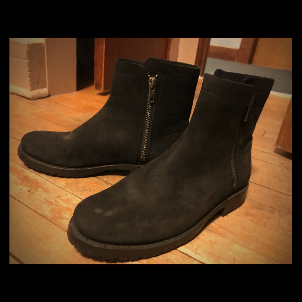 Natalie double zip Frye booties only worn 4 times